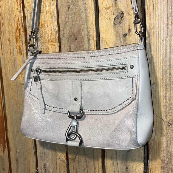 The Sak Leather Shoulder Bag - Picture 4 of 8